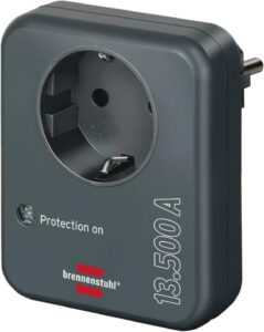 Brennenstuhl Steckdosenadapter mit Überspannungsschutz 13.500 A